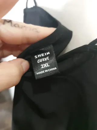 Camiseta de tirantes con encaje