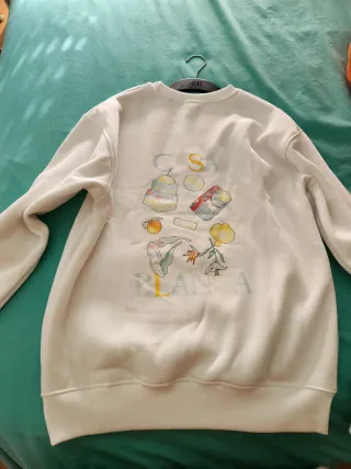 Sudadera blanca con estampado