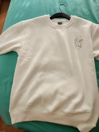 Sudadera blanca con estampado