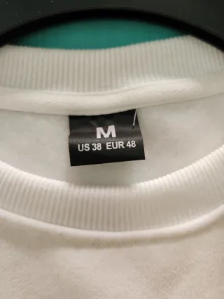 Sudadera blanca con estampado