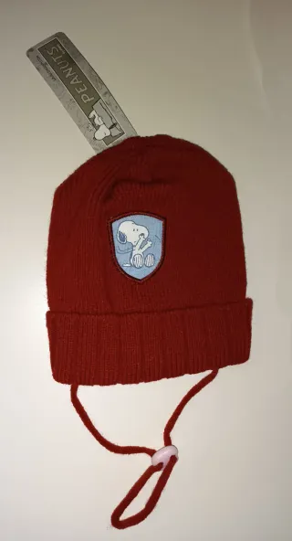GORRO DE LANA BORDADO SNOOPY CON ETIQUETA