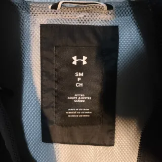 Chubasquero / Cortavientos Under Armour Talla S
