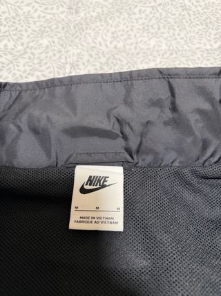 Giubbotto Nike Nero con Strisce Bianche