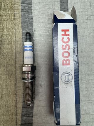 Bujía de encendido BOSCH 0 242 129 525