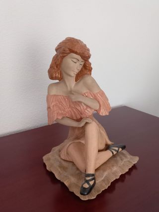 Figura cerámica bailarina