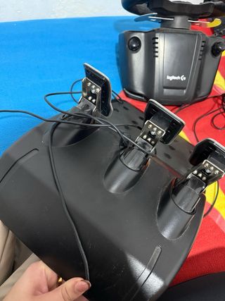 Volante y Pedales Logitech G