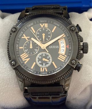 Elegante reloj Guess Cronógrafo Negro y Dorado