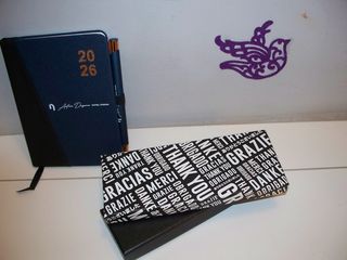 Set Agenda 2026 con Penna e Portachiavi