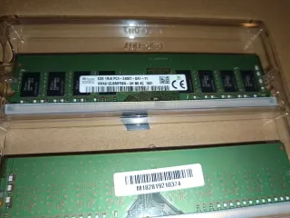 x2 Tarjetas RAM 8GB. DDR4. 2400MHz