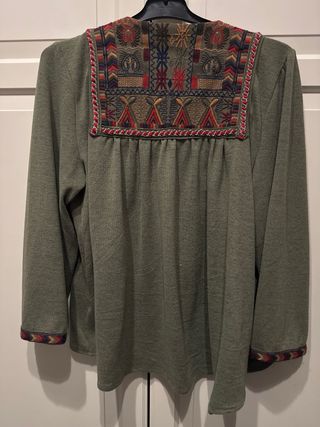 Sobrecamisa étnica verde bordada