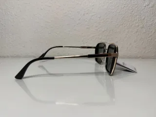 Gafas de sol polarizadas negras y verdes