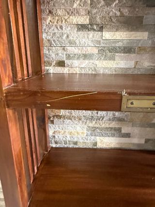 Estantería de madera