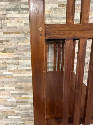 Estantería de madera