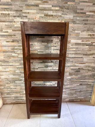 Estantería de madera