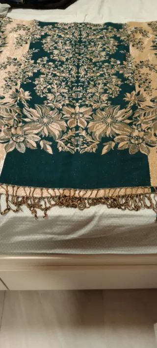 Precioso fular dorado y verde