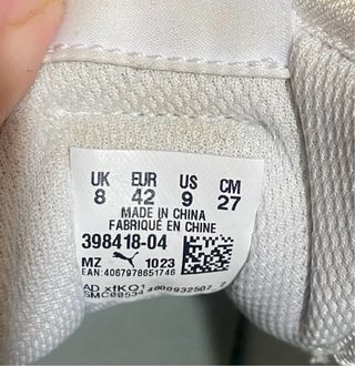 Zapatillas Puma Blancas y Doradas