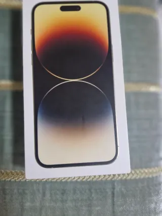 iPhone 14 Pro Max dorato