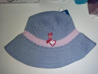 DISNEY GORRO TEJIDO Y BORDADO DE MINNIE NUEVO