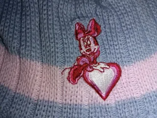 DISNEY GORRO TEJIDO Y BORDADO DE MINNIE NUEVO