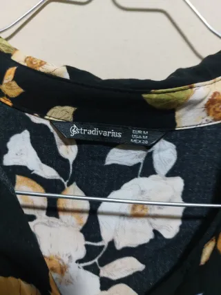 Abito camicia Stradivarius floreale nero