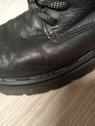 Botas de cuero negras