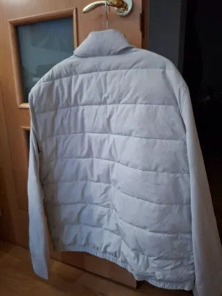Chaqueta de hombre beige sin estrenar