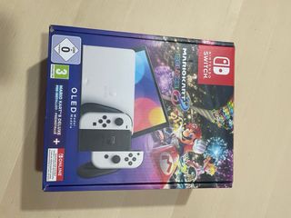 Nintendo Switch OLED + Mario Kart 8 Deluxe