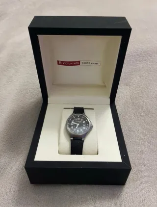 Reloj Victorinox Swiss Army Negro/Plata