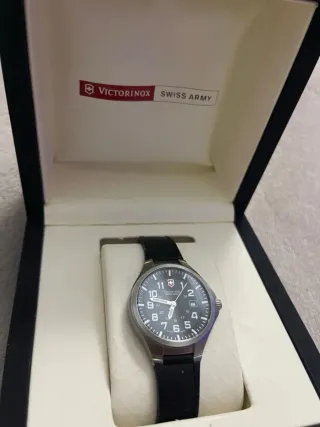 Reloj Victorinox Swiss Army Negro/Plata