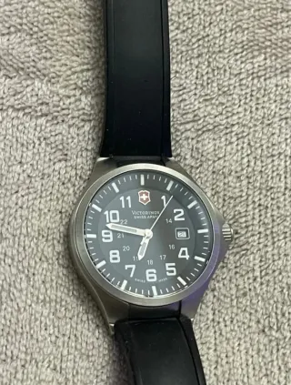 Reloj Victorinox Swiss Army Negro/Plata