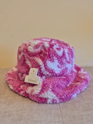 Gorro Dunnes Stores rosa y blanco