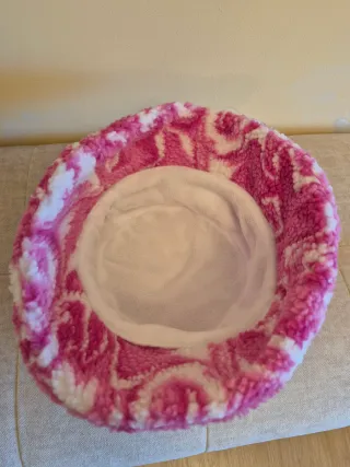 Gorro Dunnes Stores rosa y blanco