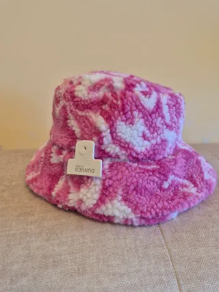 Gorro Dunnes Stores rosa y blanco