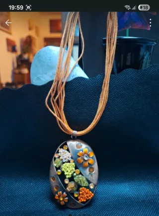 10 collane bigiotteria in scatola