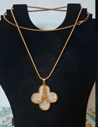 10 collane bigiotteria in scatola