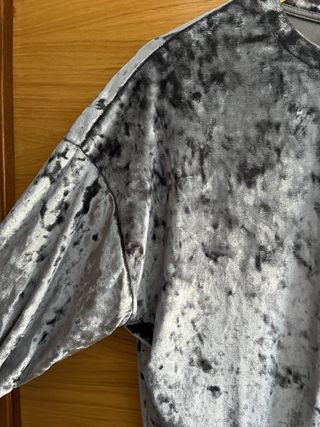 Jersey Stradivarius terciopelo gris