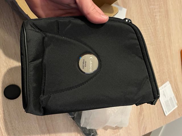 Prismatici Canon 10x30 IS II