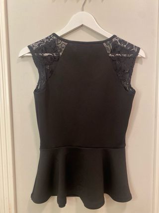 Blusa Guess con encaje