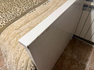 Sofá cama blanco con cajones y cama extraible