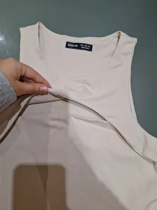 Top SHEIN beige con abertura pecho Talla M