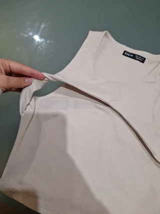 Top SHEIN beige con abertura pecho Talla M