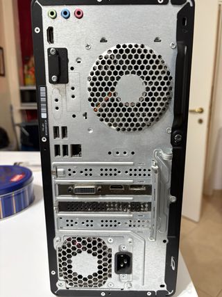 HP Computer Desktop Nero e Verde