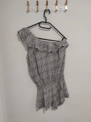 Mono corto asimétrico estampado