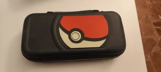 Nintendo Switch con custodia da trasporto