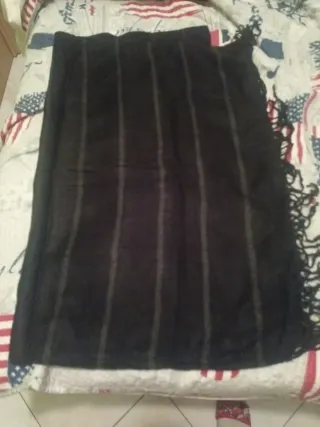 Sciarpone lana nero righe grigie