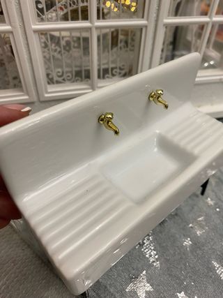 Lavabi in miniatura per casa delle bambole