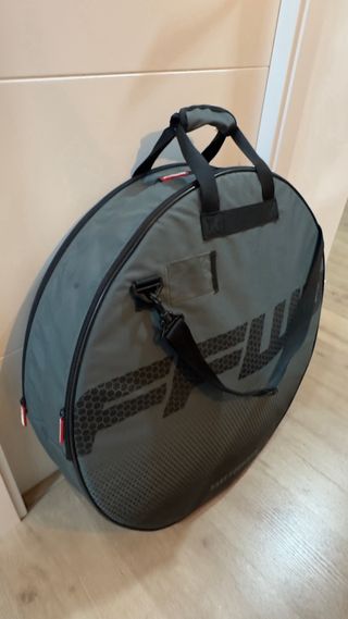 Set de ruedas FFWD RAW 44 180s