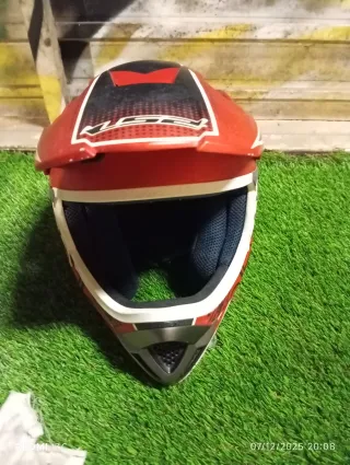 Casco de moto integral rojo