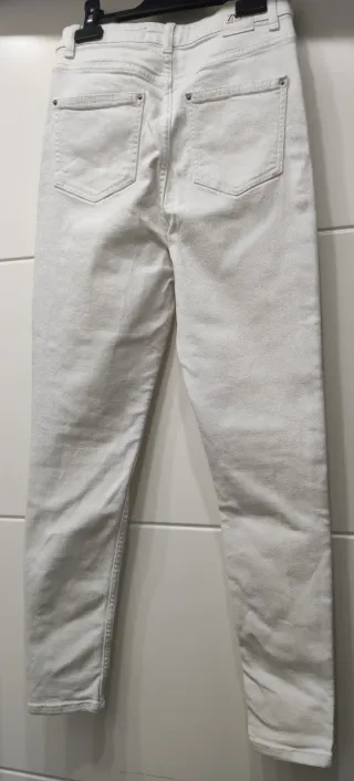 Pantalón vaquero blanco Zara Talla 36