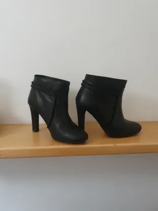 Botines negros de tacón